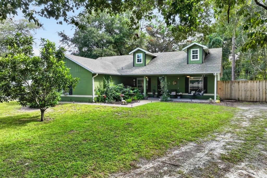 1580 Deland Ave Property Photo 4