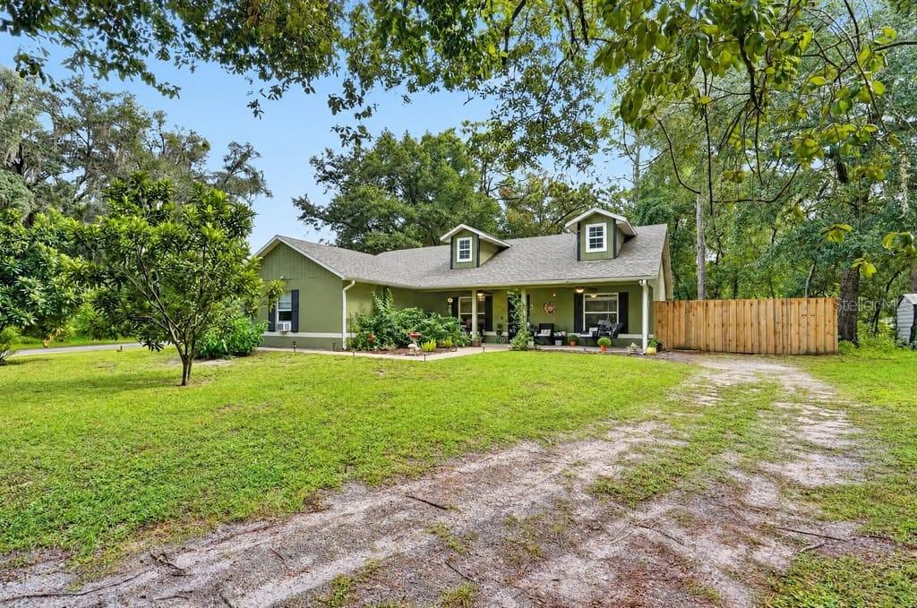 1580 Deland Ave Property Photo 5
