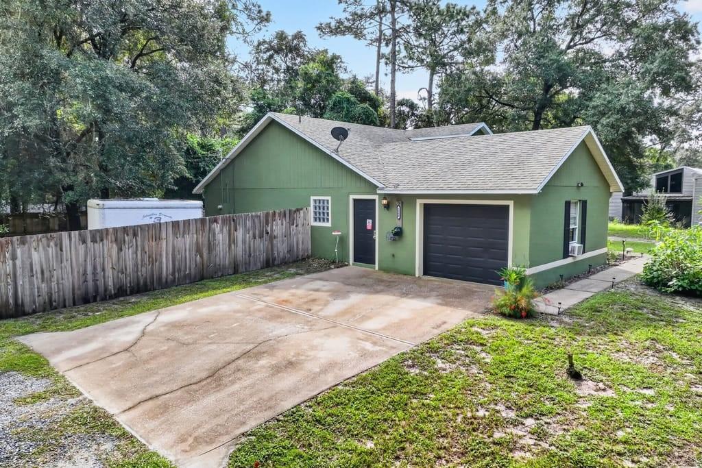 1580 Deland Ave Property Photo 9