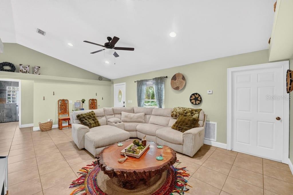 1580 Deland Ave Property Photo 11