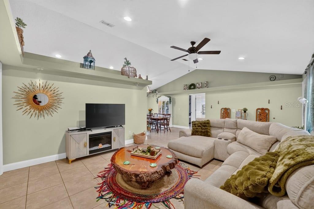 1580 Deland Ave Property Photo 13