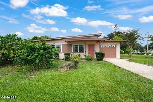 1002 THUNDERBIRD DR Property Photo 1