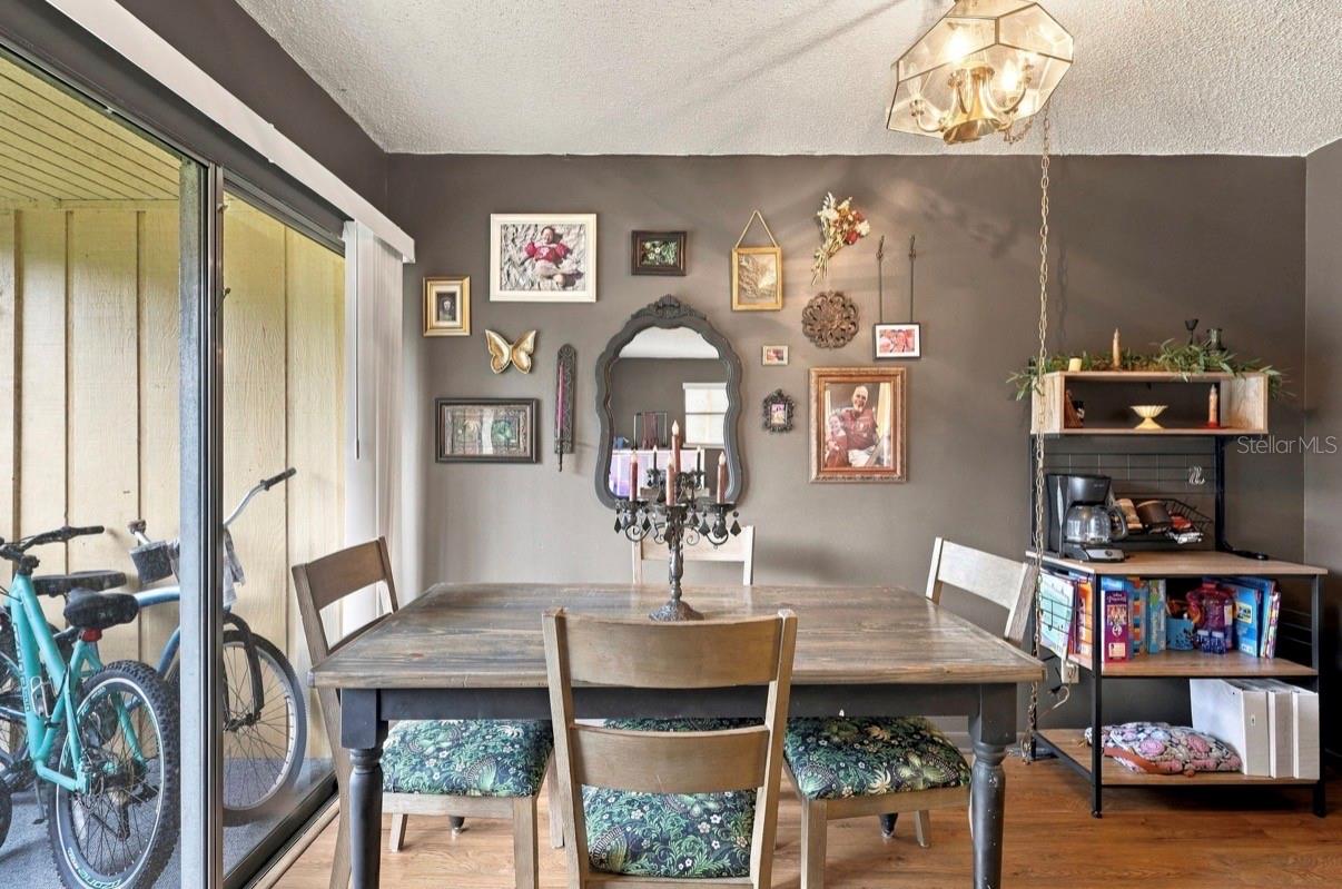 130 Jasmine Woods Ct #8d Property Photo 9