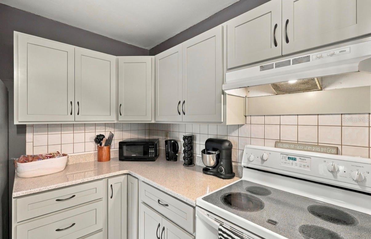 130 Jasmine Woods Ct #8d Property Photo 12