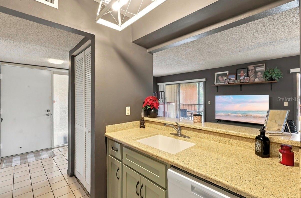 130 Jasmine Woods Ct #8d Property Photo 14