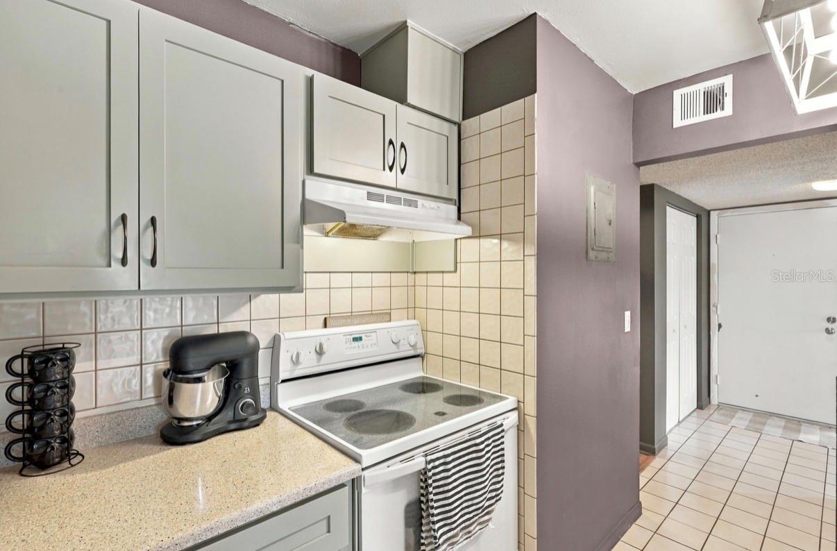 130 Jasmine Woods Ct #8d Property Photo 16