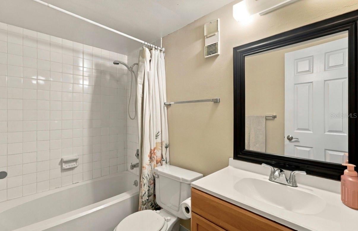 130 Jasmine Woods Ct #8d Property Photo 21