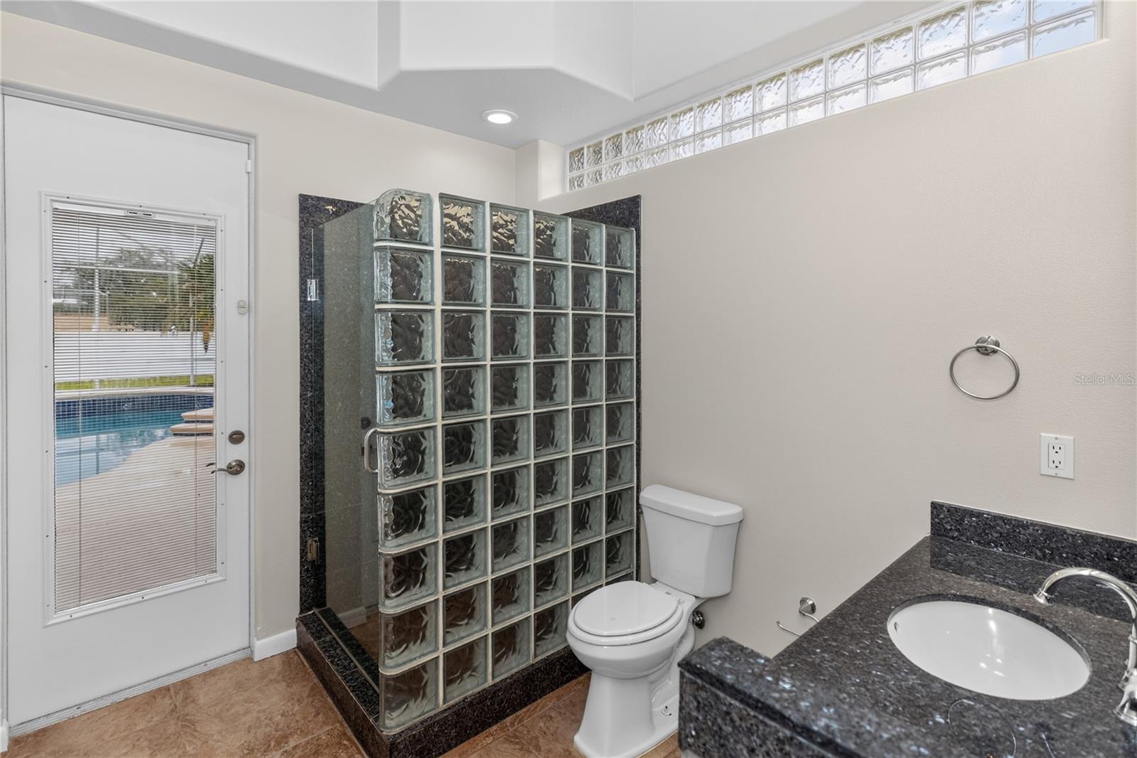 105 Alexandra Woods Dr Property Photo 33