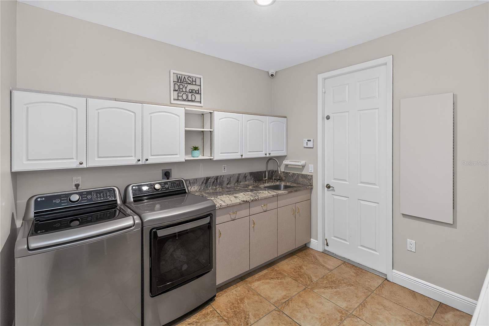 105 Alexandra Woods Dr Property Photo 42