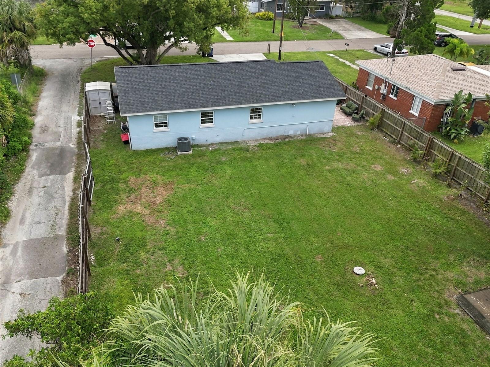 806 N Gomez Ave Property Photo 4