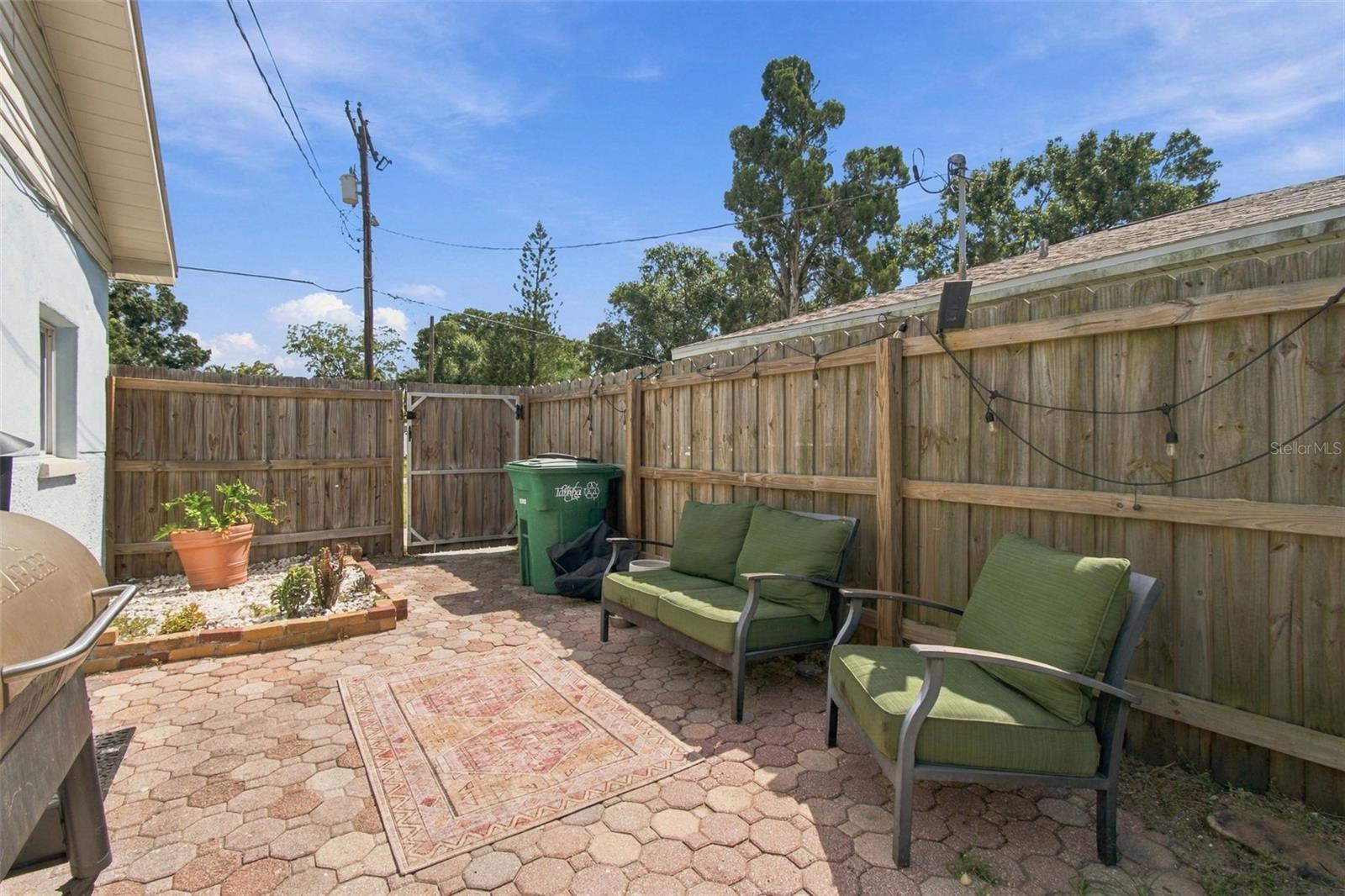 806 N Gomez Ave Property Photo 34
