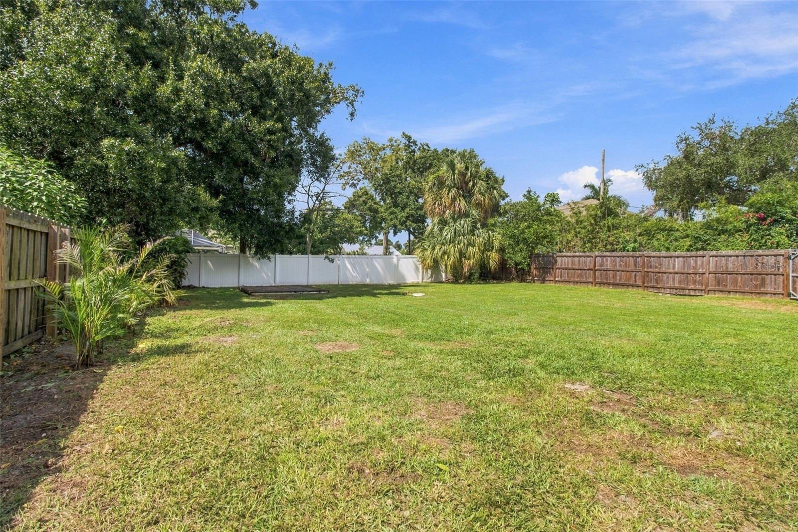 806 N Gomez Ave Property Photo 36