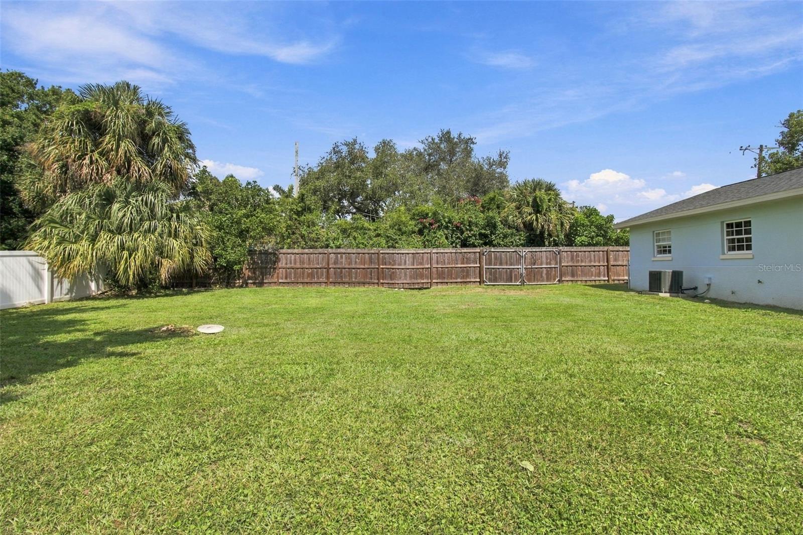 806 N Gomez Ave Property Photo 37