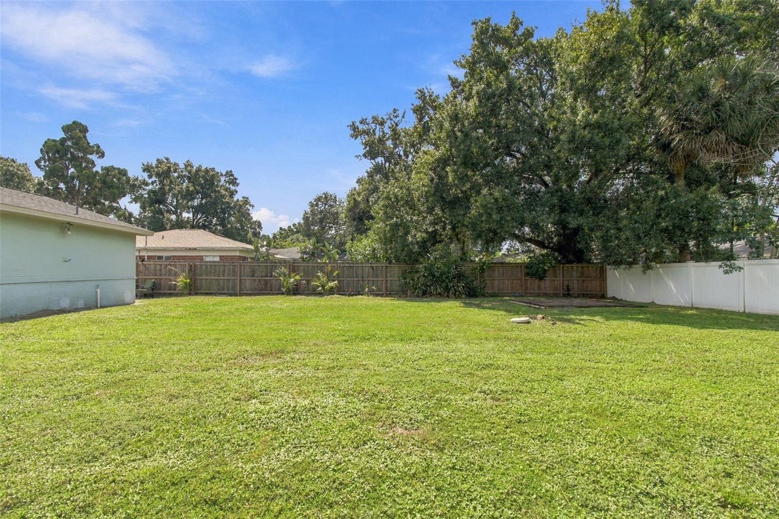 806 N Gomez Ave Property Photo 40