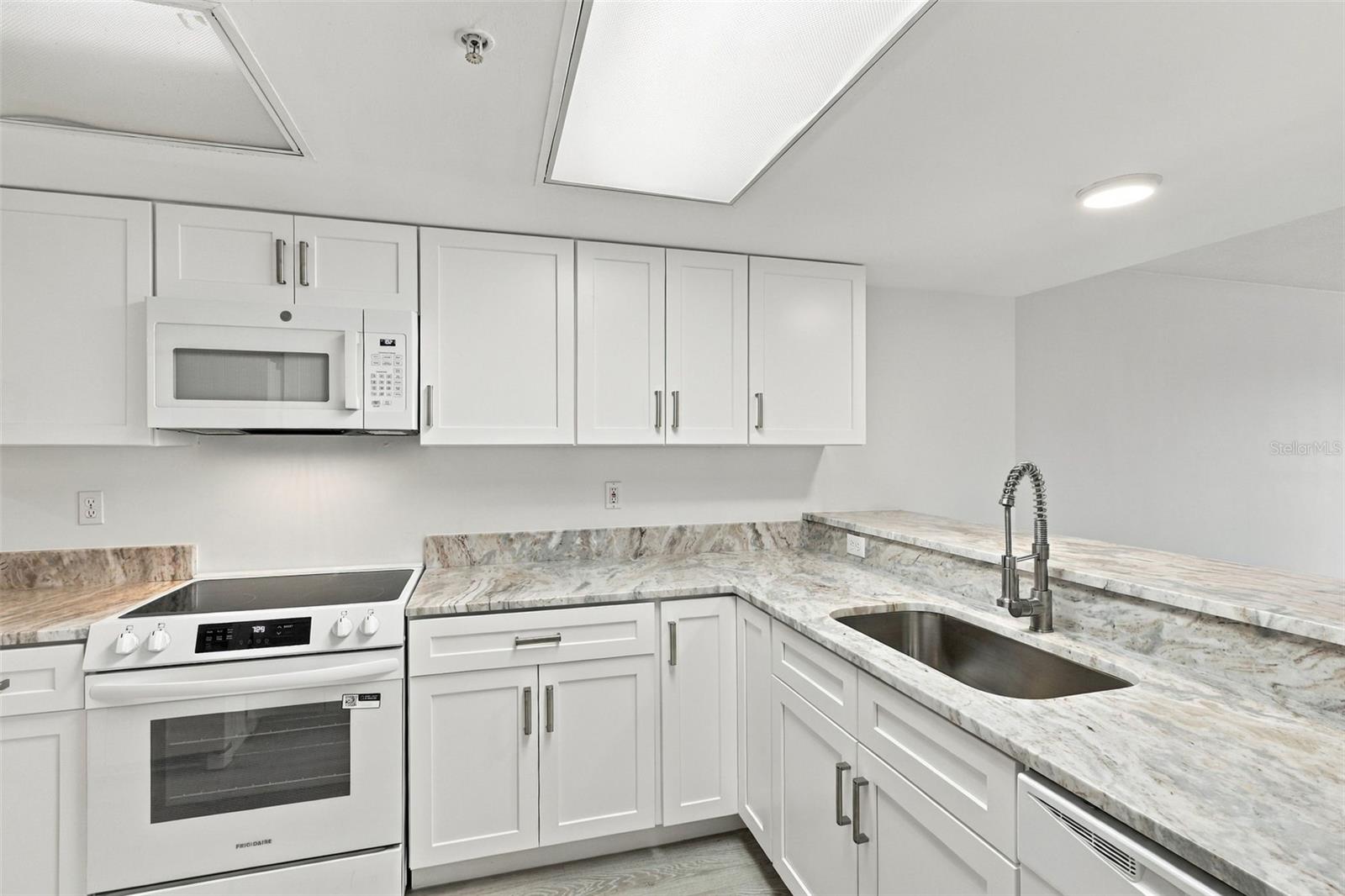 4 Oceans West Blvd #402a Property Photo 10