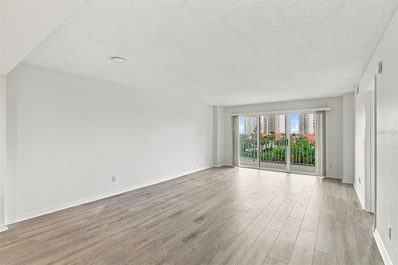 4 Oceans West Blvd #402a Property Photo 13