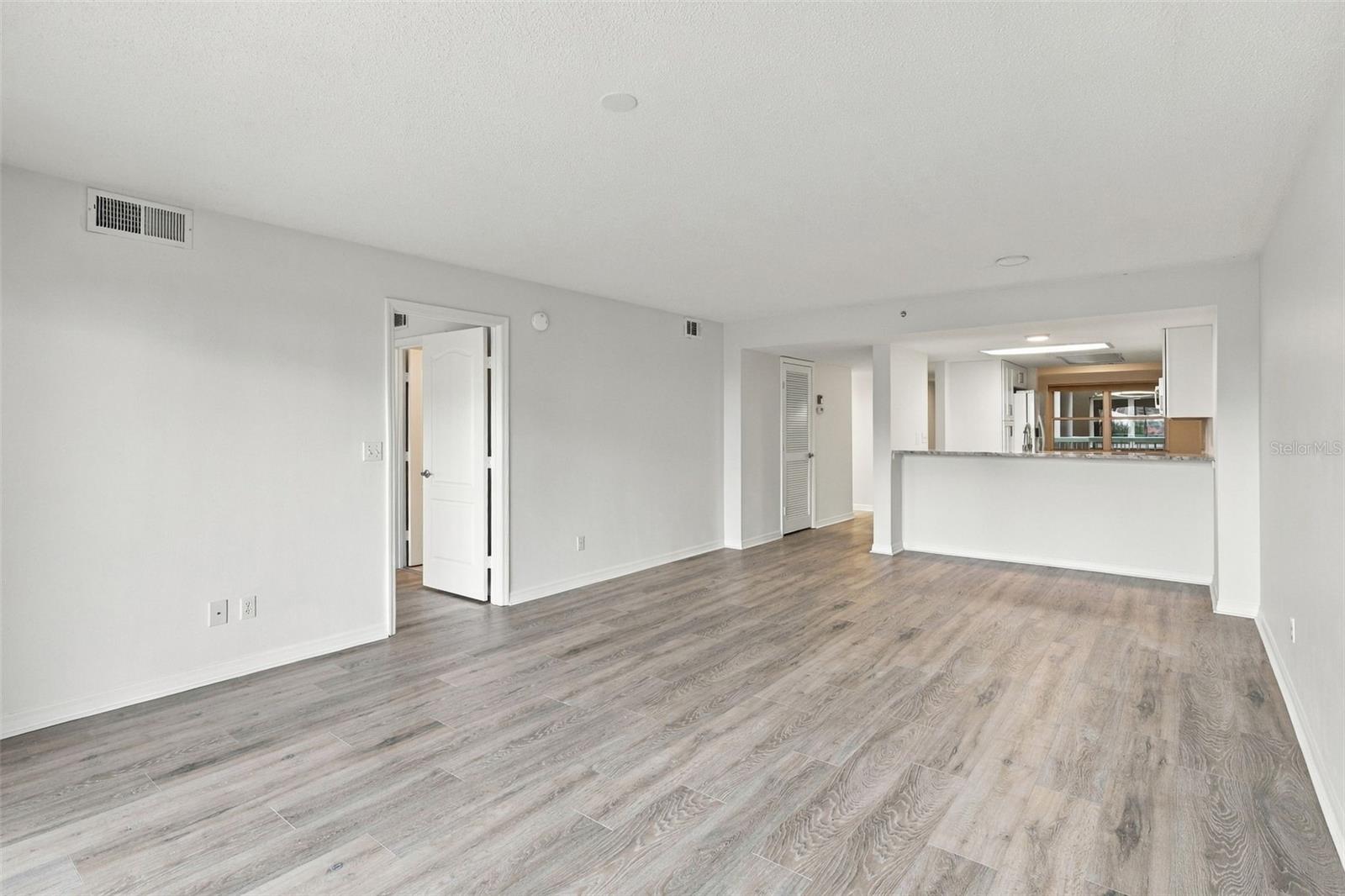4 Oceans West Blvd #402a Property Photo 14