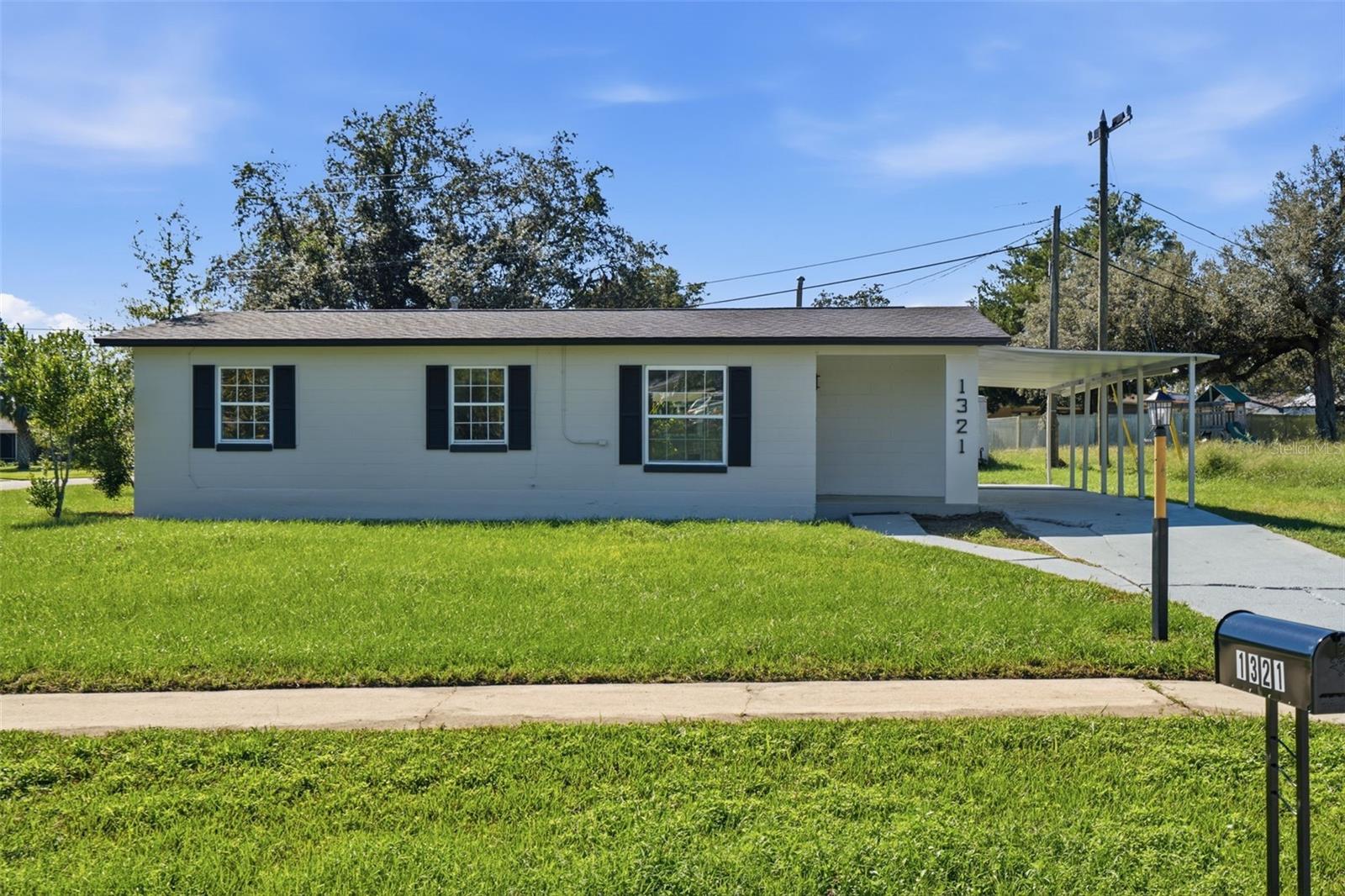 1321 FOUNTAINHEAD DR Property Photo 1