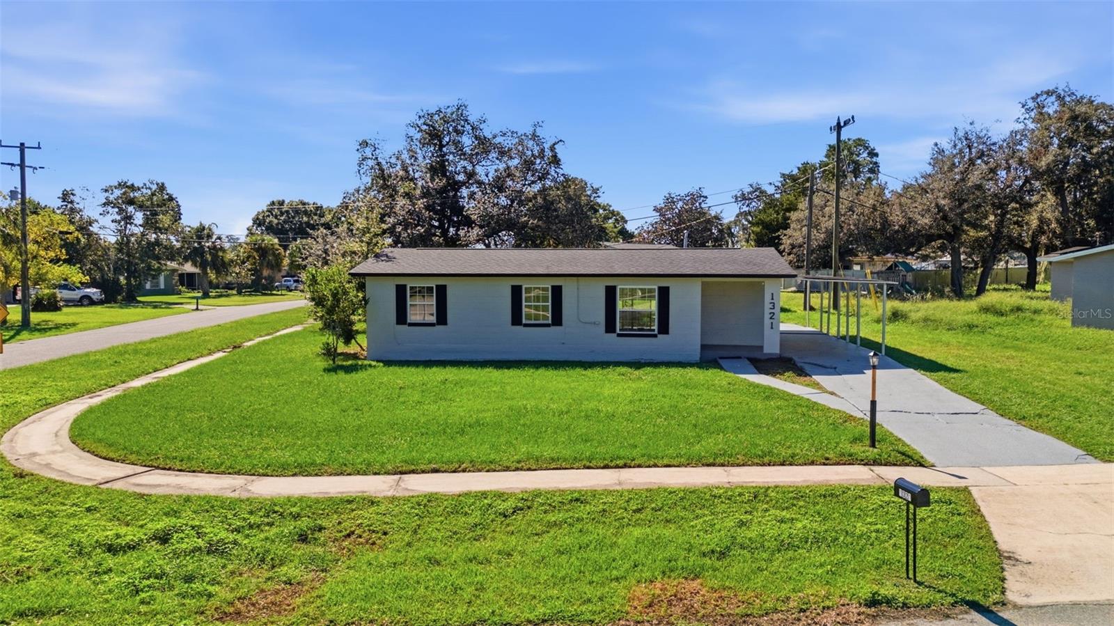 1321 Fountainhead Dr Property Photo 2