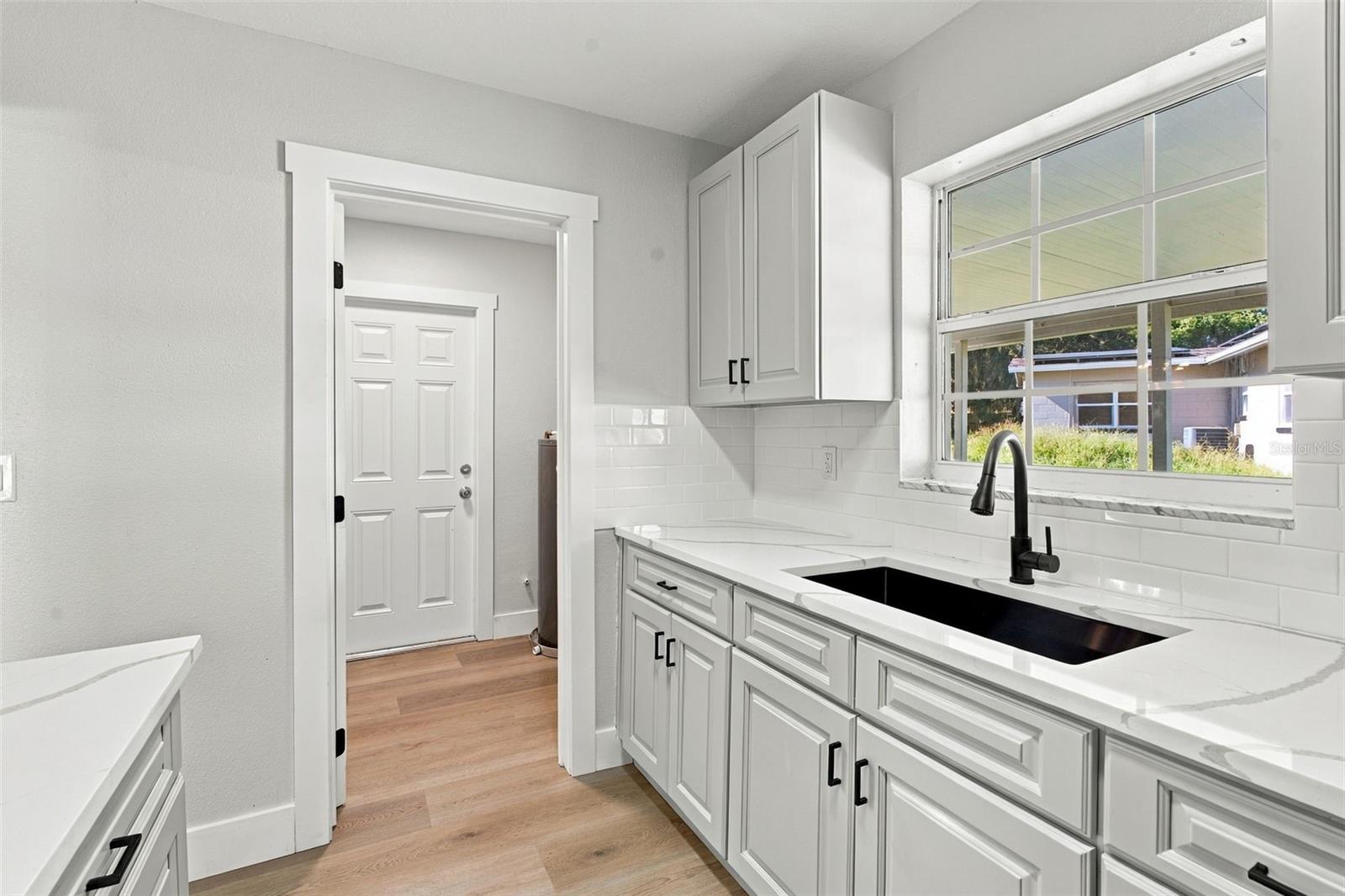 1321 Fountainhead Dr Property Photo 10