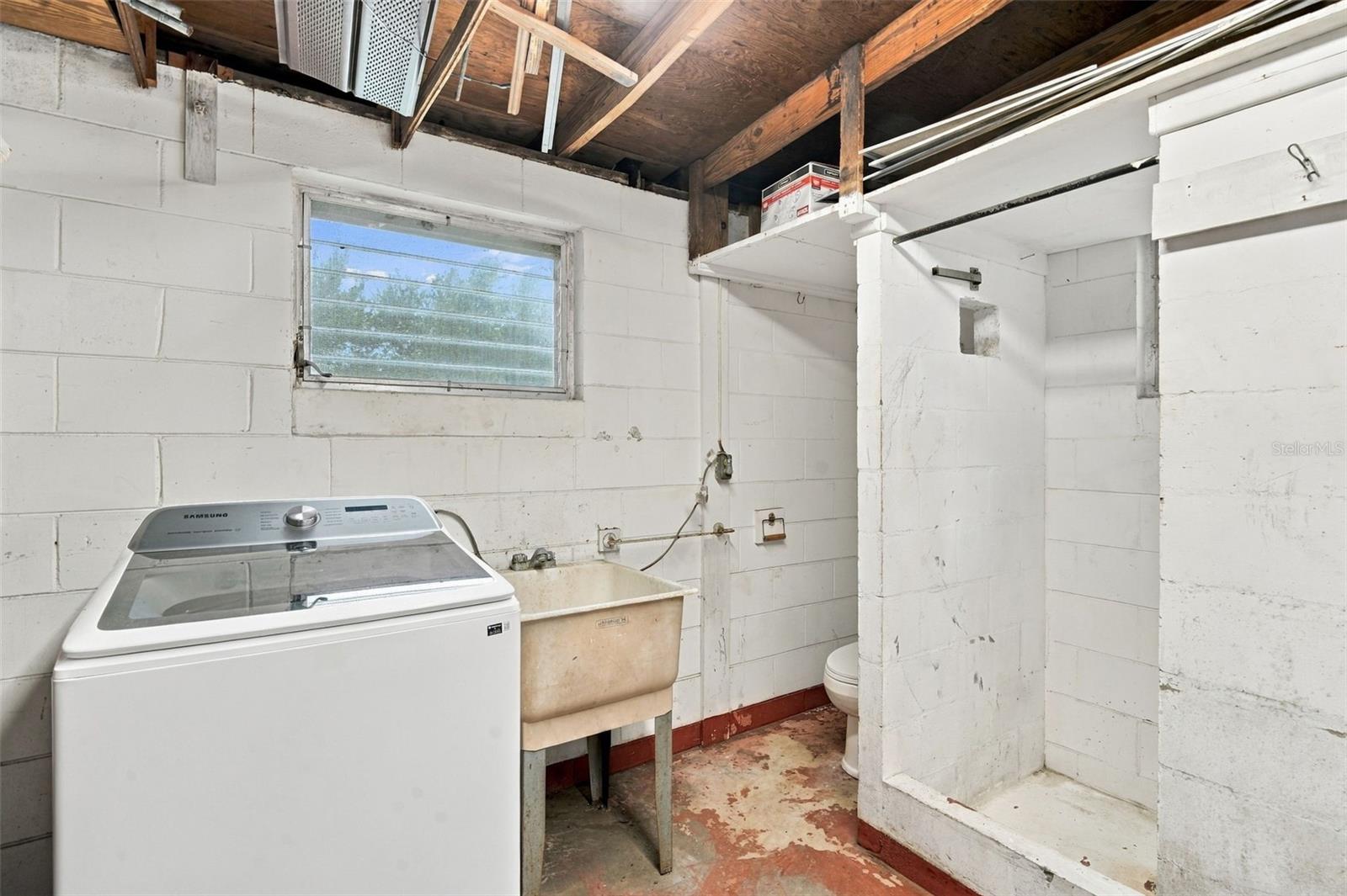 480 W New York Ave Property Photo 28