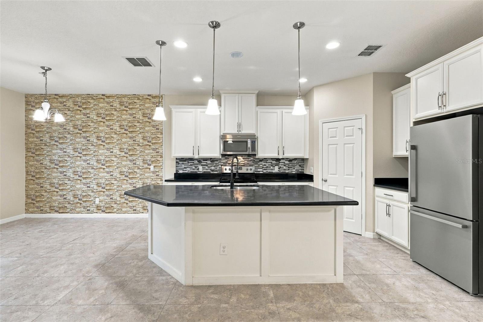 12061 Sawgrass Reserve Blvd Property Photo 4