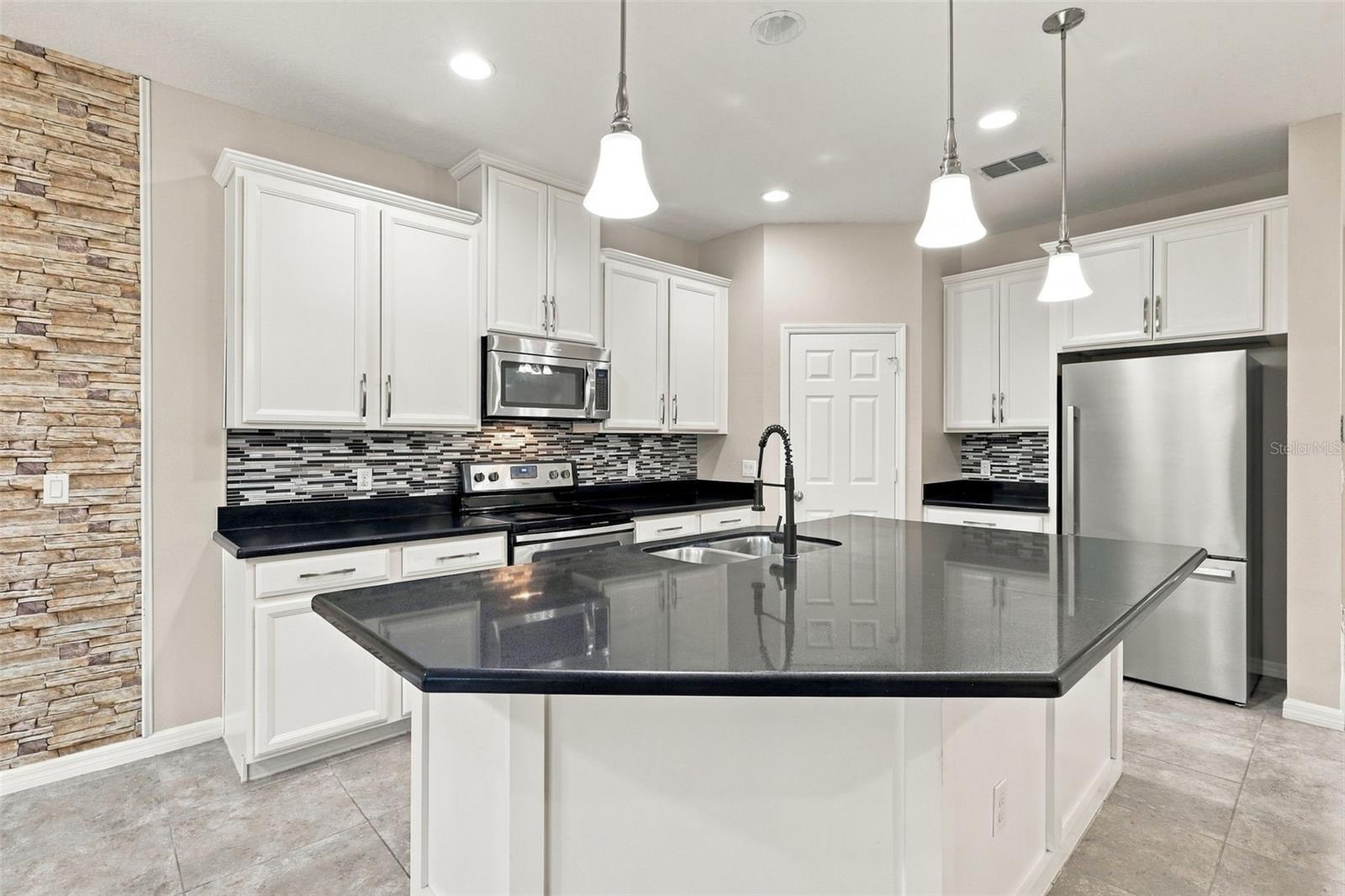 12061 Sawgrass Reserve Blvd Property Photo 14