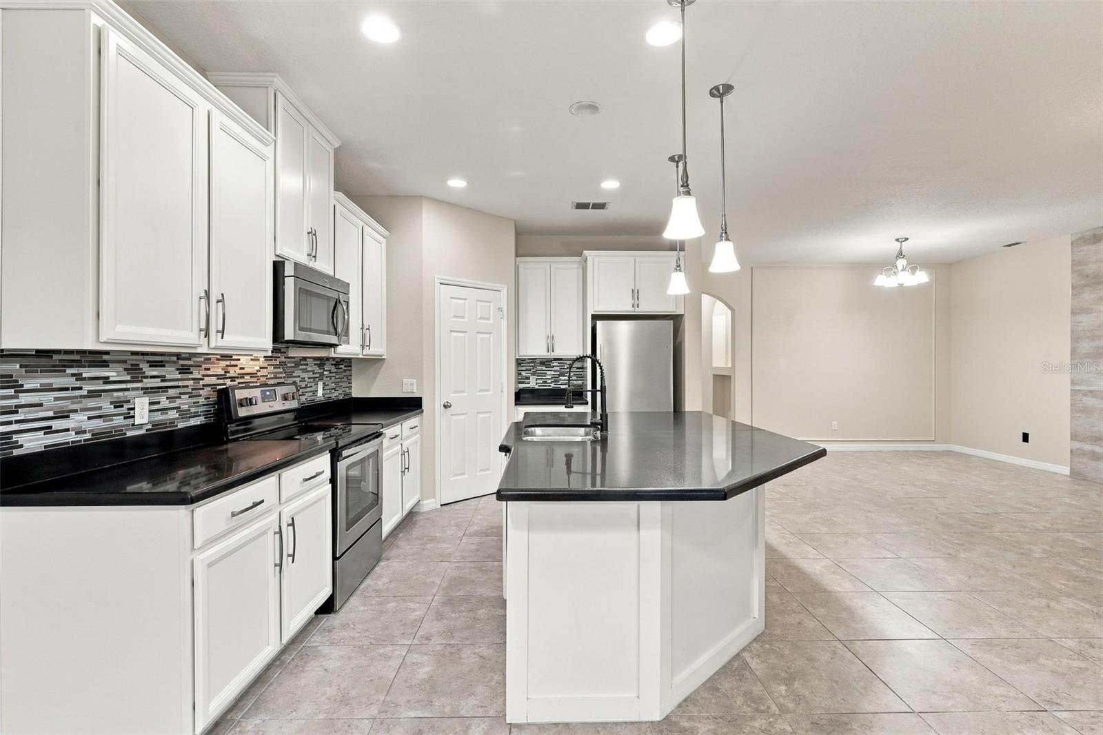 12061 Sawgrass Reserve Blvd Property Photo 17