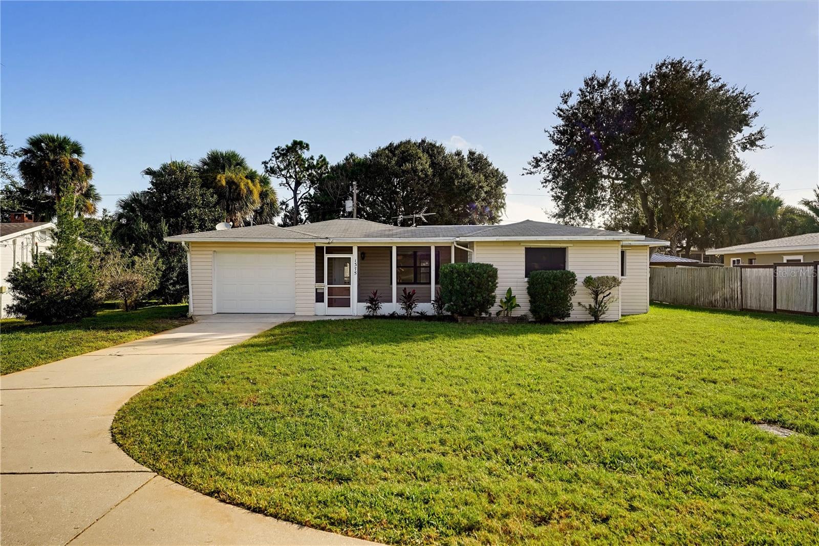 1375 John Anderson Dr Property Photo 1