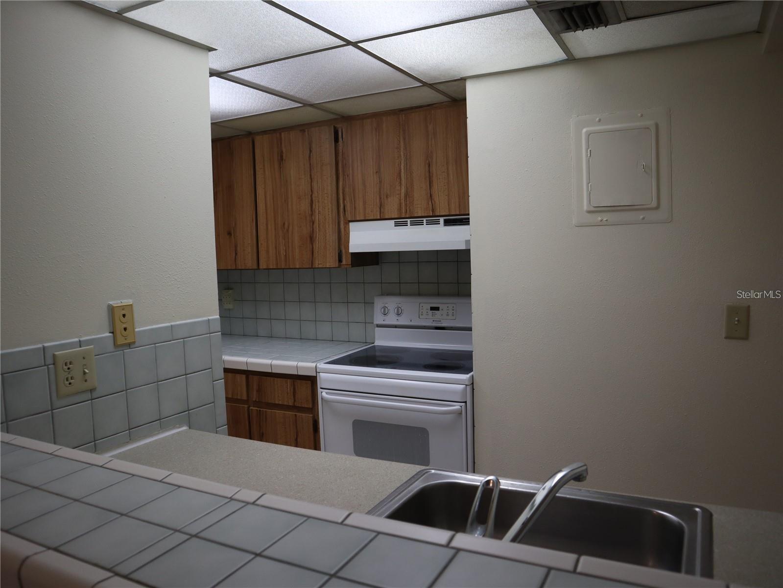 130 Jasmine Woods Ct #15c Property Photo 7