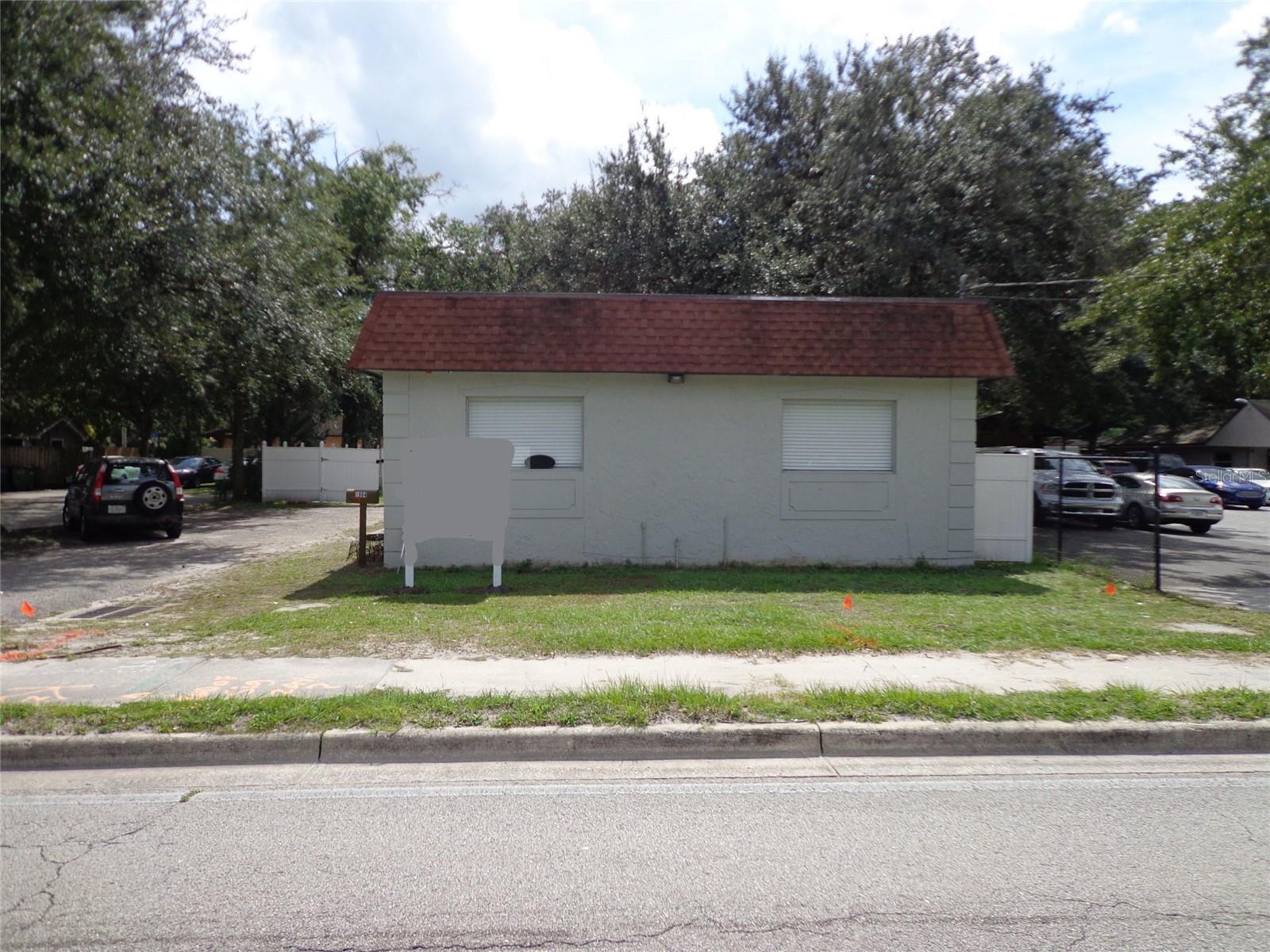 1904 W Waters Ave Property Photo 1