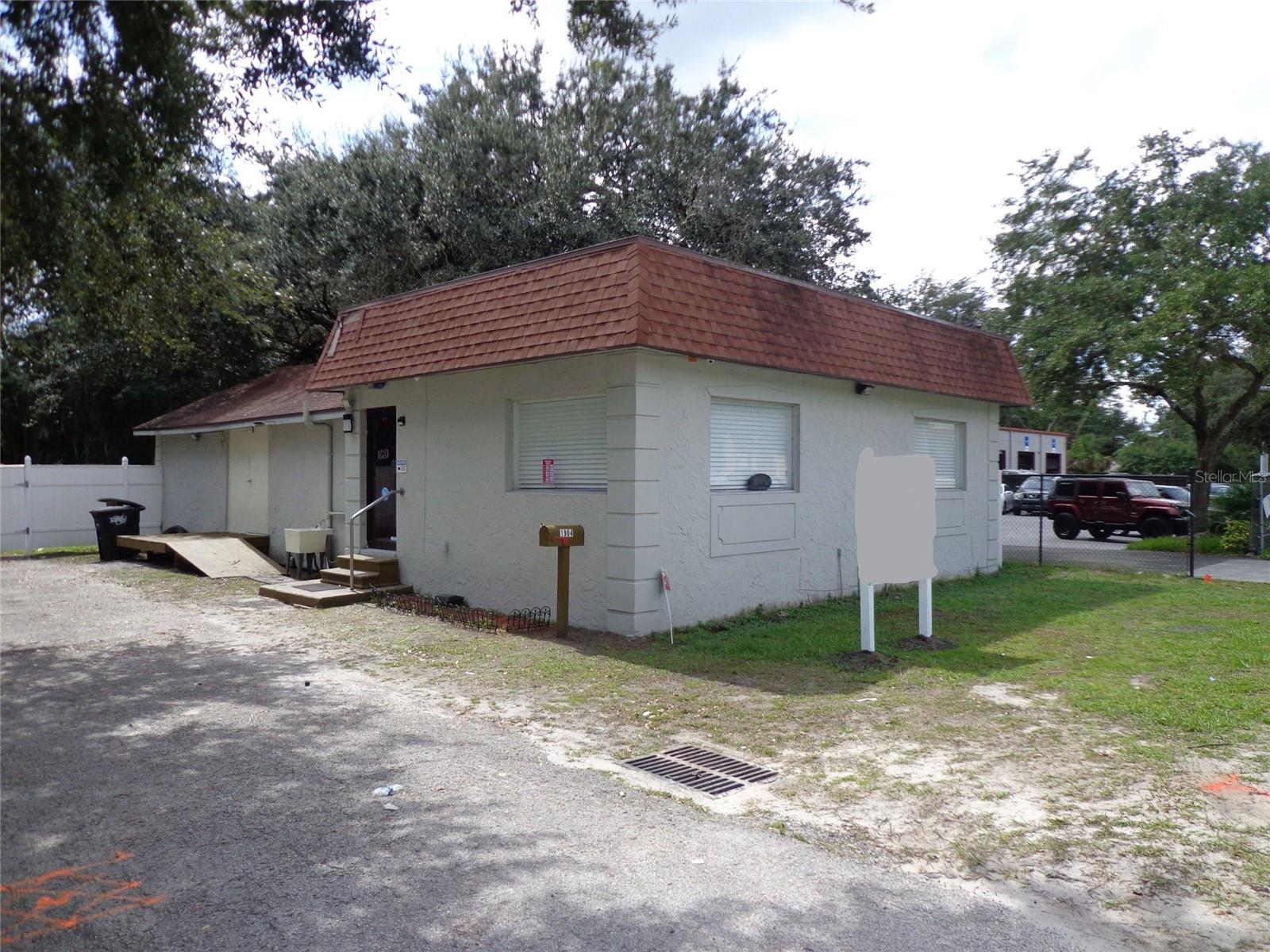 1904 W Waters Ave Property Photo 2