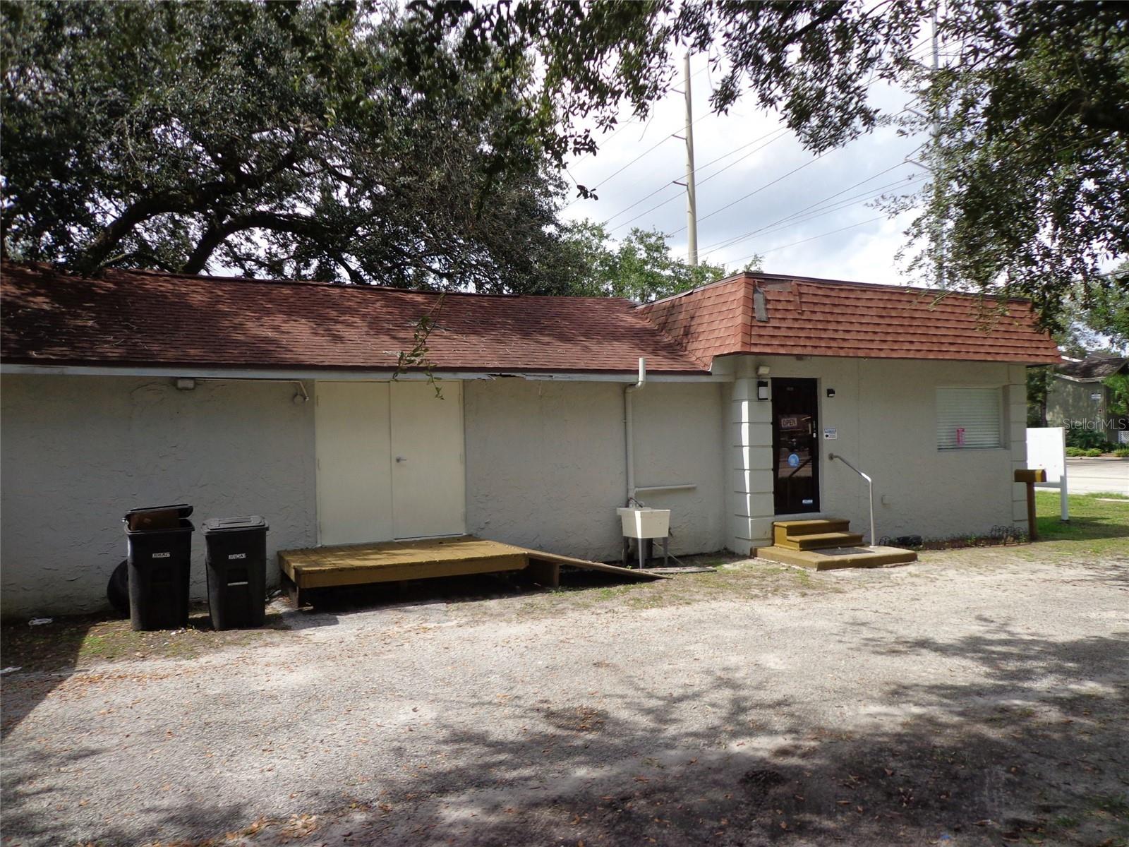 1904 W Waters Ave Property Photo 4