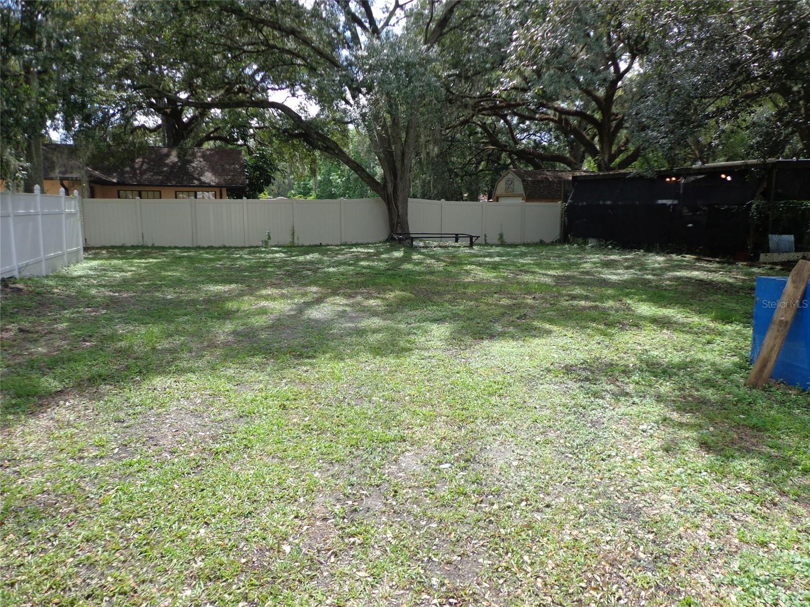 1904 W Waters Ave Property Photo 15