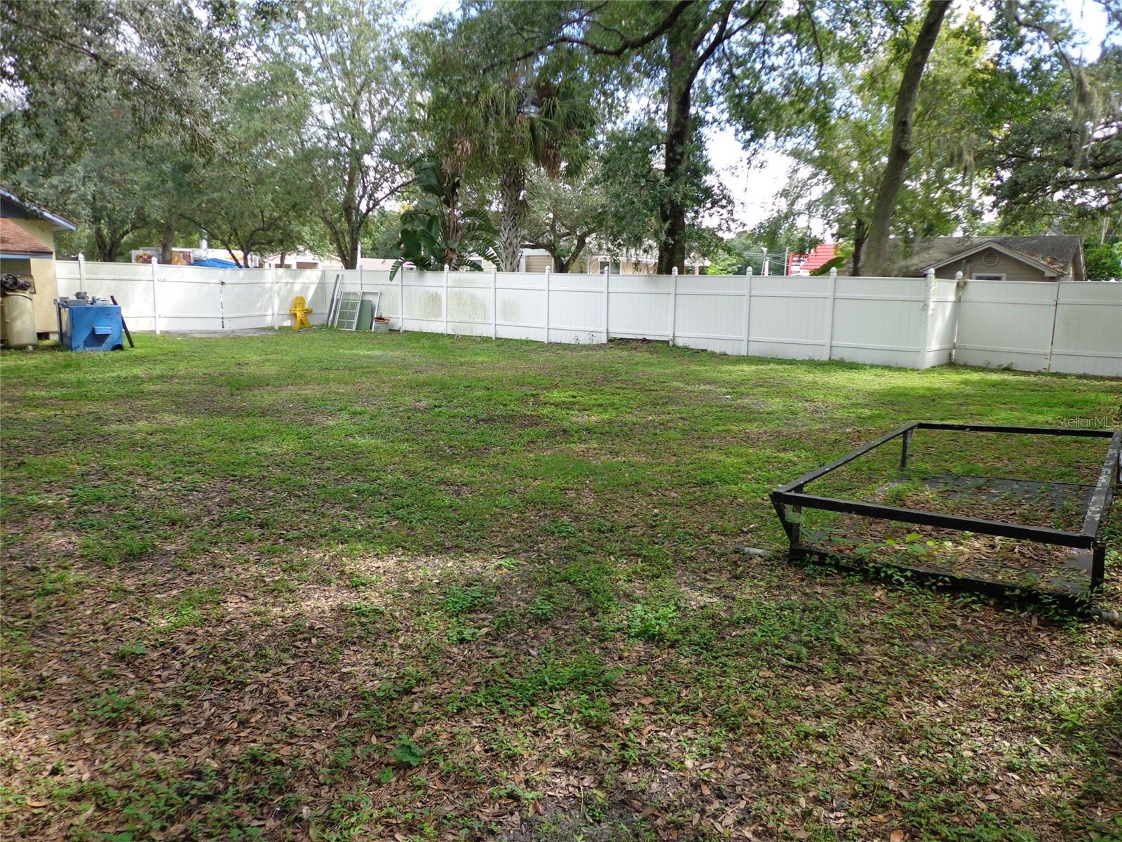 1904 W Waters Ave Property Photo 17