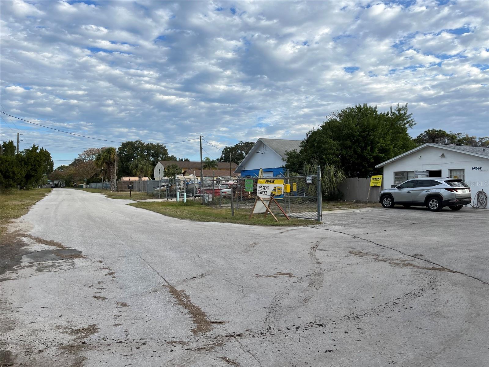 14602 Marina Dr Property Photo 2