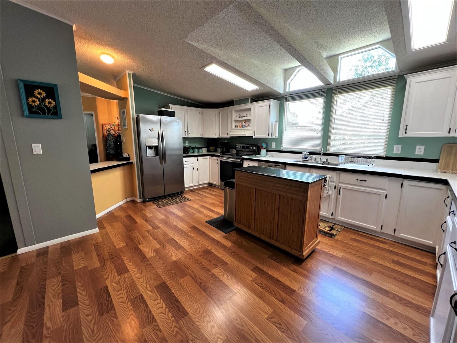 7412 Sky Dr Property Photo 7