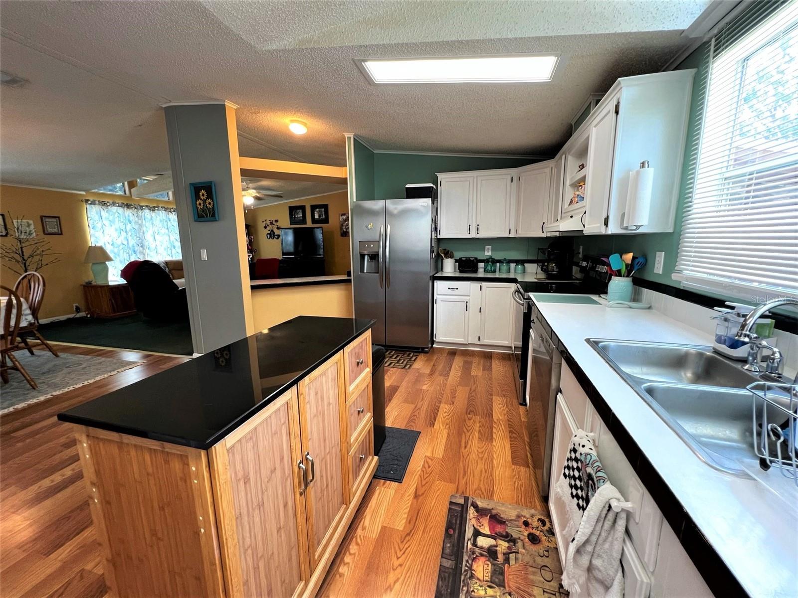 7412 Sky Dr Property Photo 8