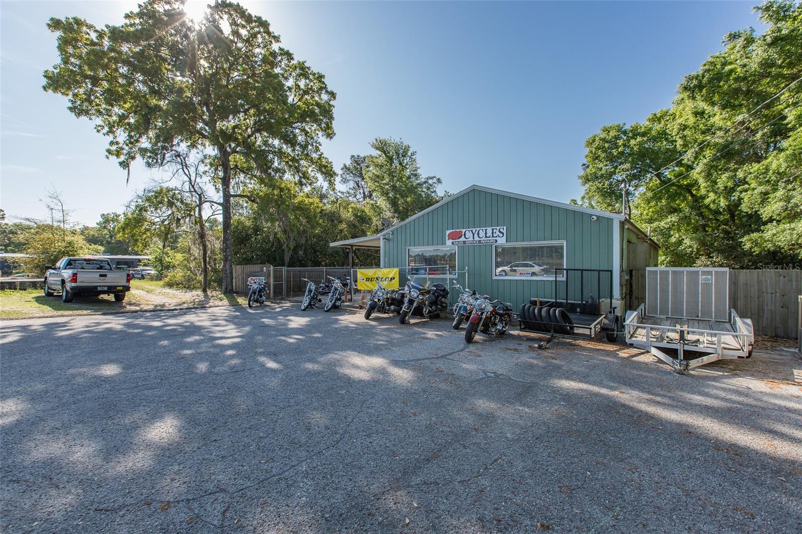 17022 Cortez Blvd Property Photo 12