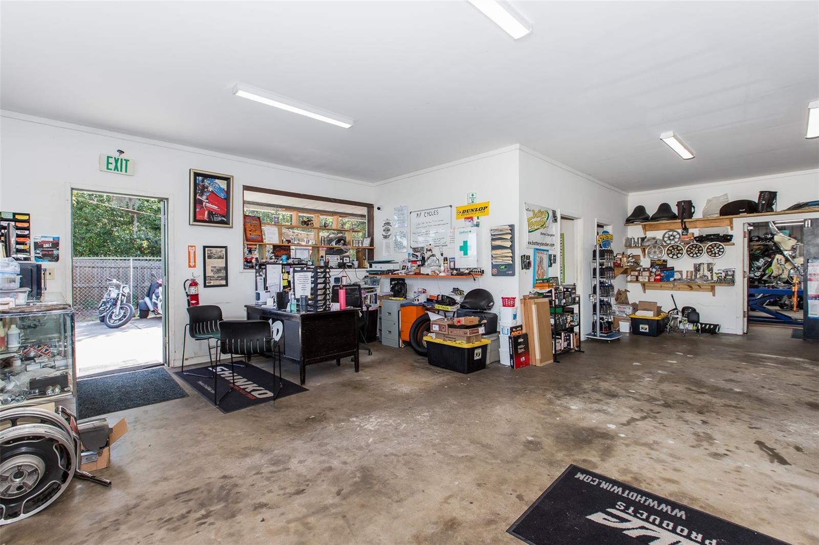 17022 Cortez Blvd Property Photo 21