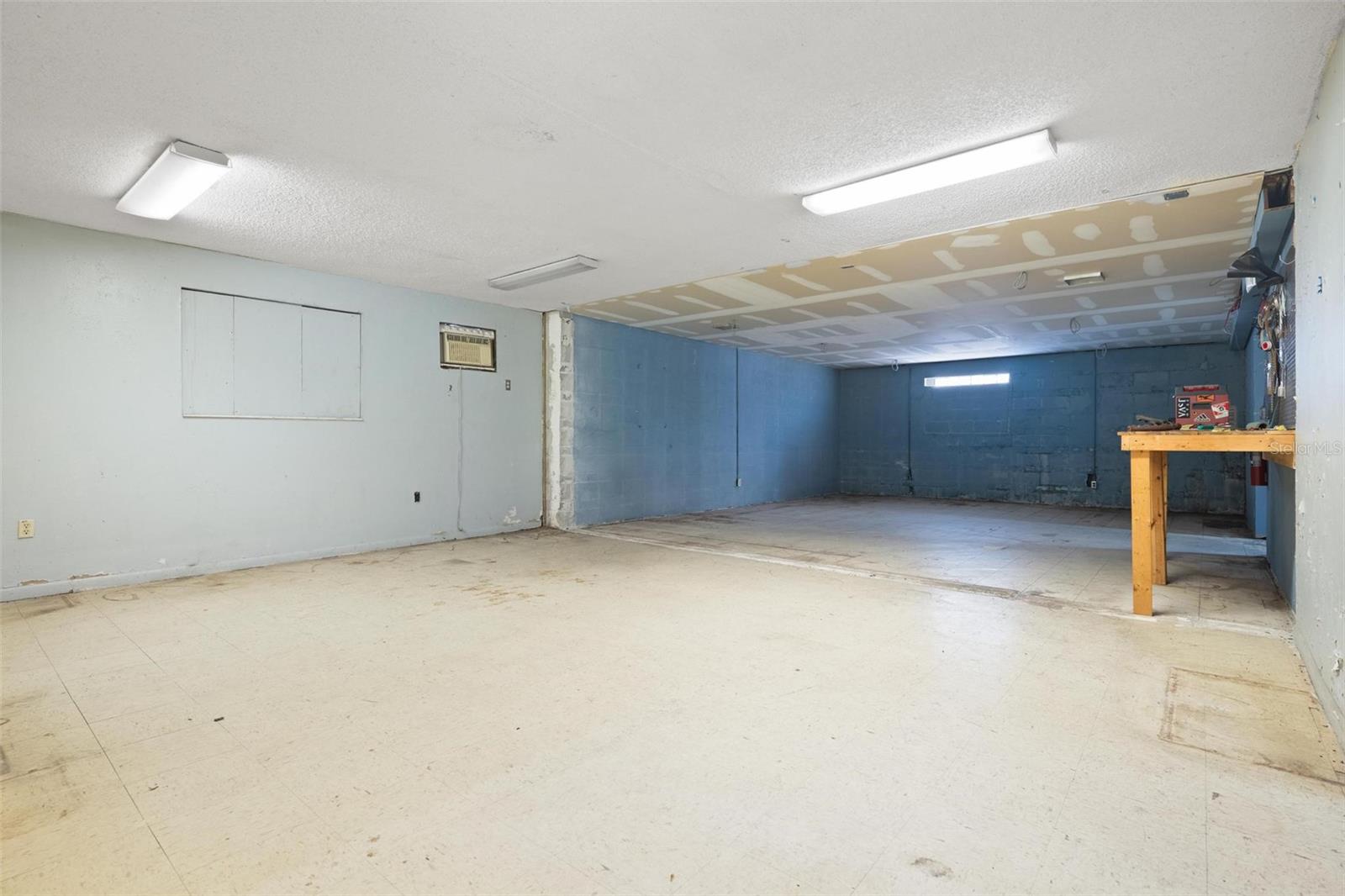 325 E Lemon St Property Photo 24