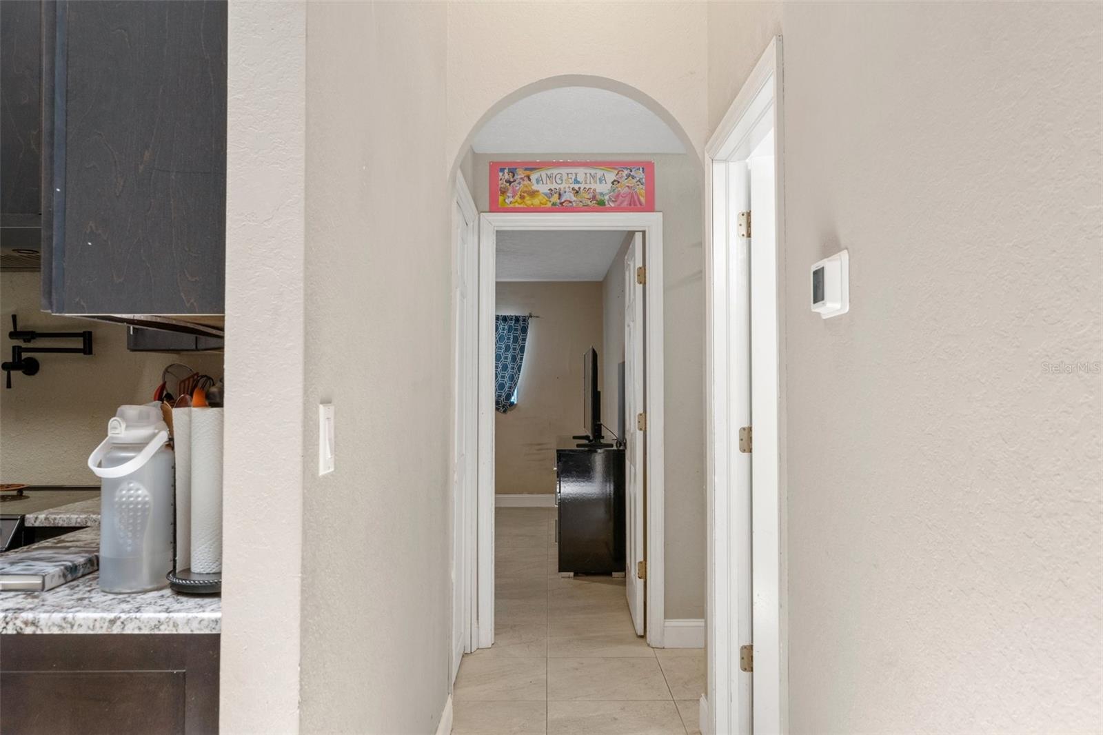 6096 Kinlock Ave Property Photo 18