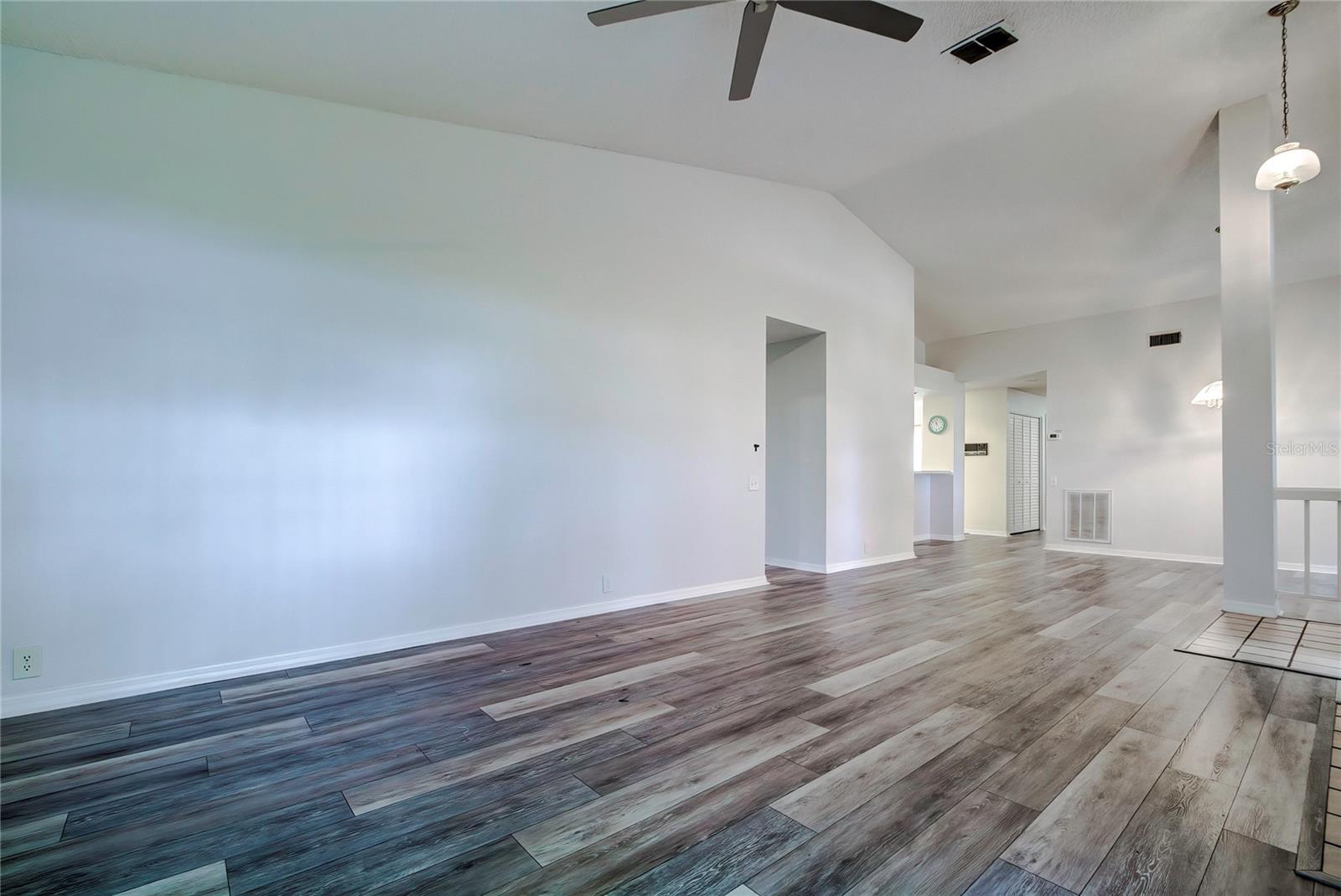 2727 Featherstone Dr #2727 Property Photo 8