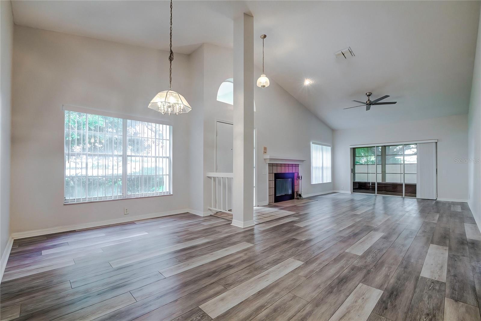 2727 Featherstone Dr #2727 Property Photo 12