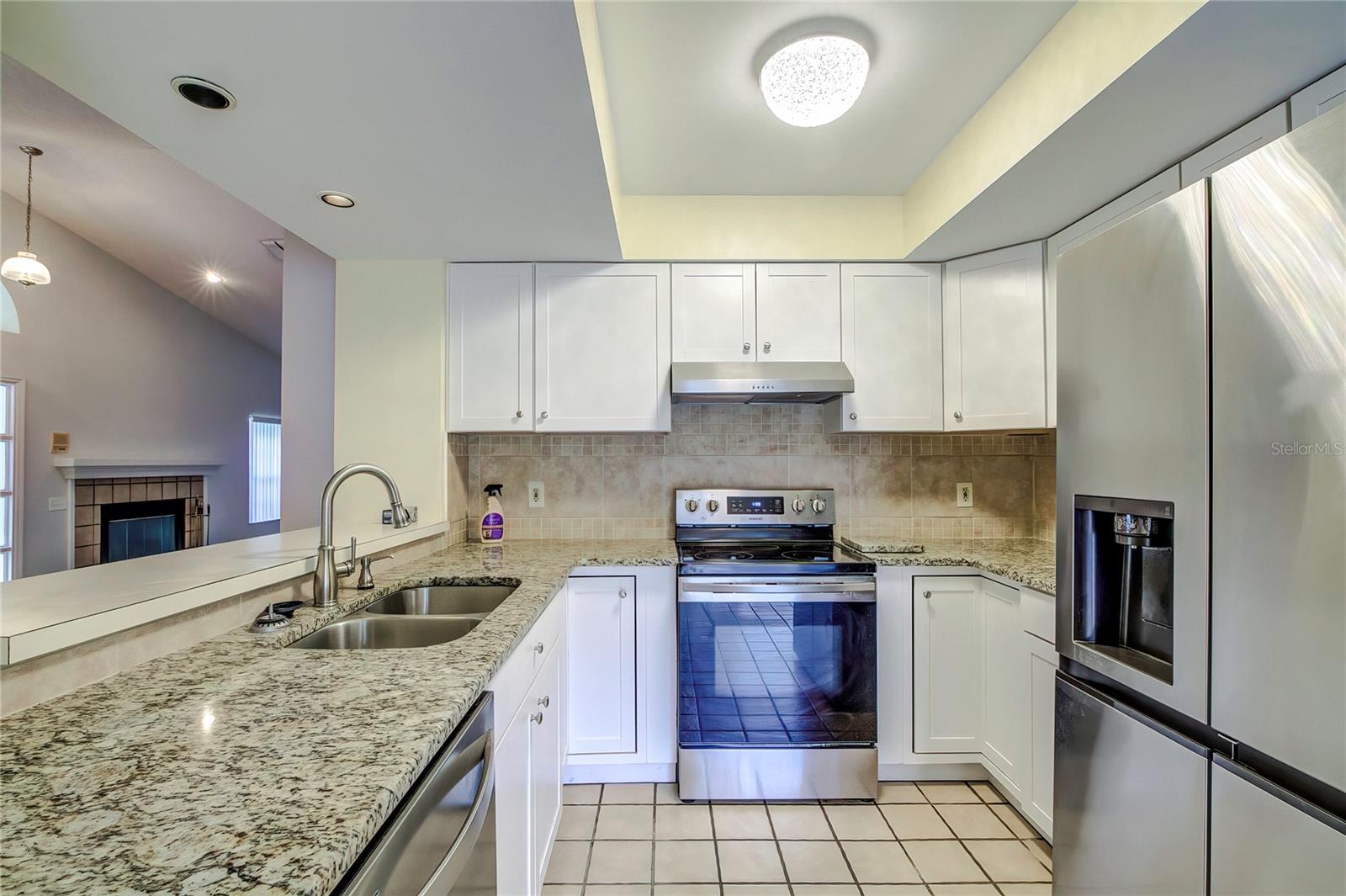 2727 Featherstone Dr #2727 Property Photo 14