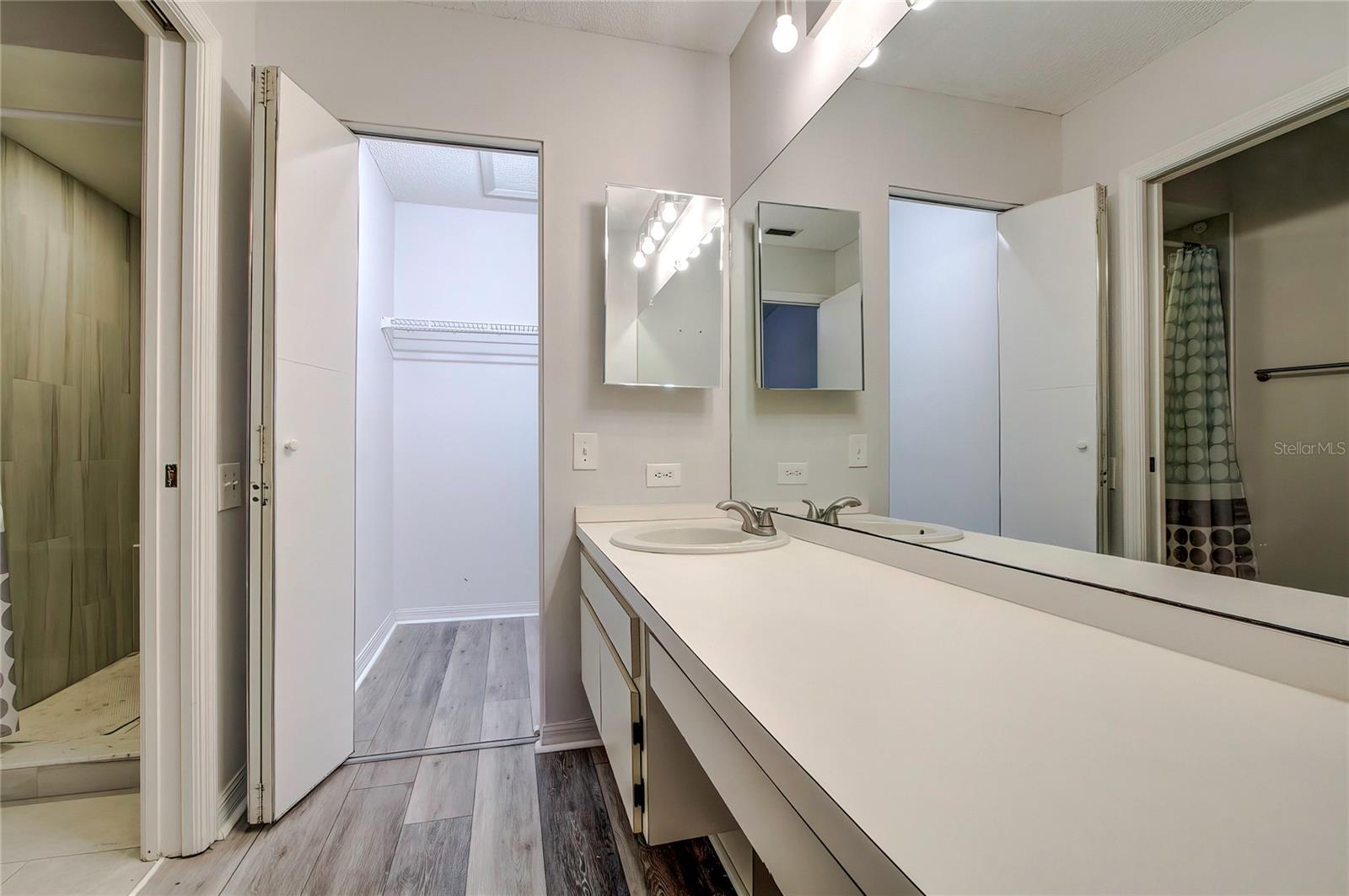 2727 Featherstone Dr #2727 Property Photo 20