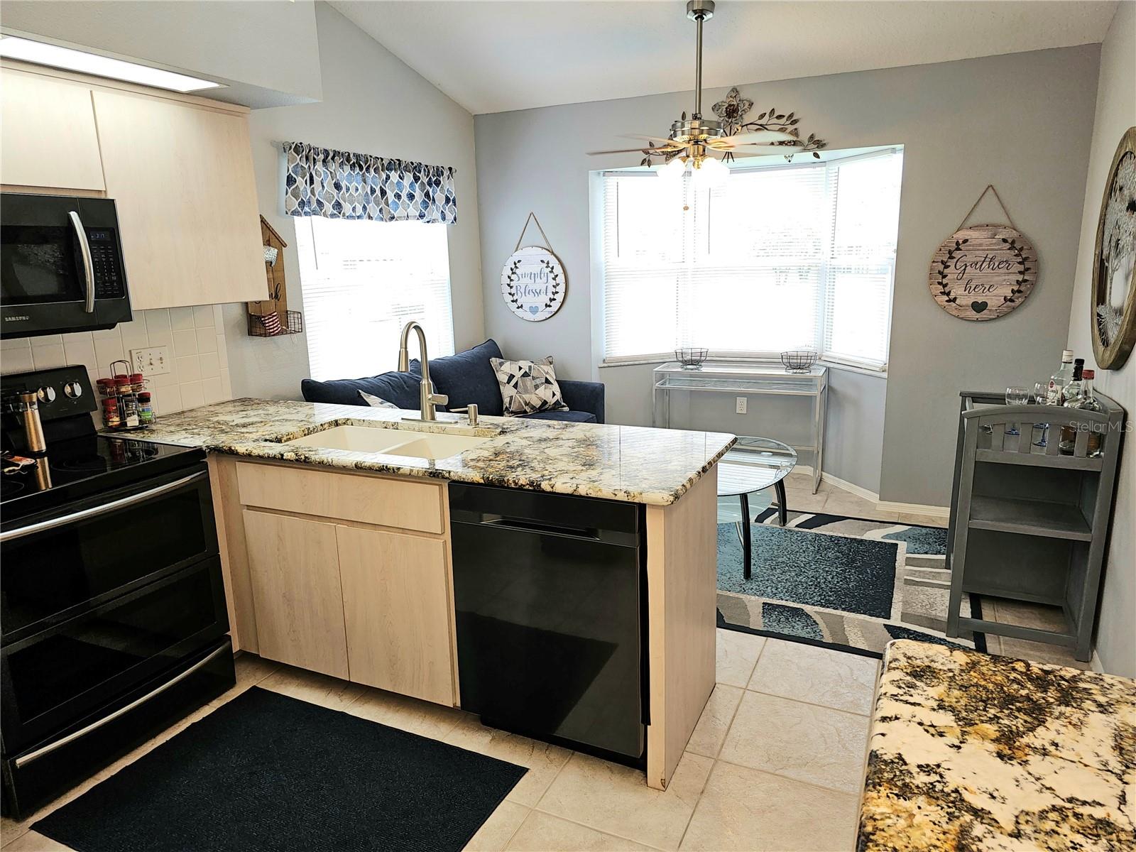 4201 Avanti Cir Property Photo 5