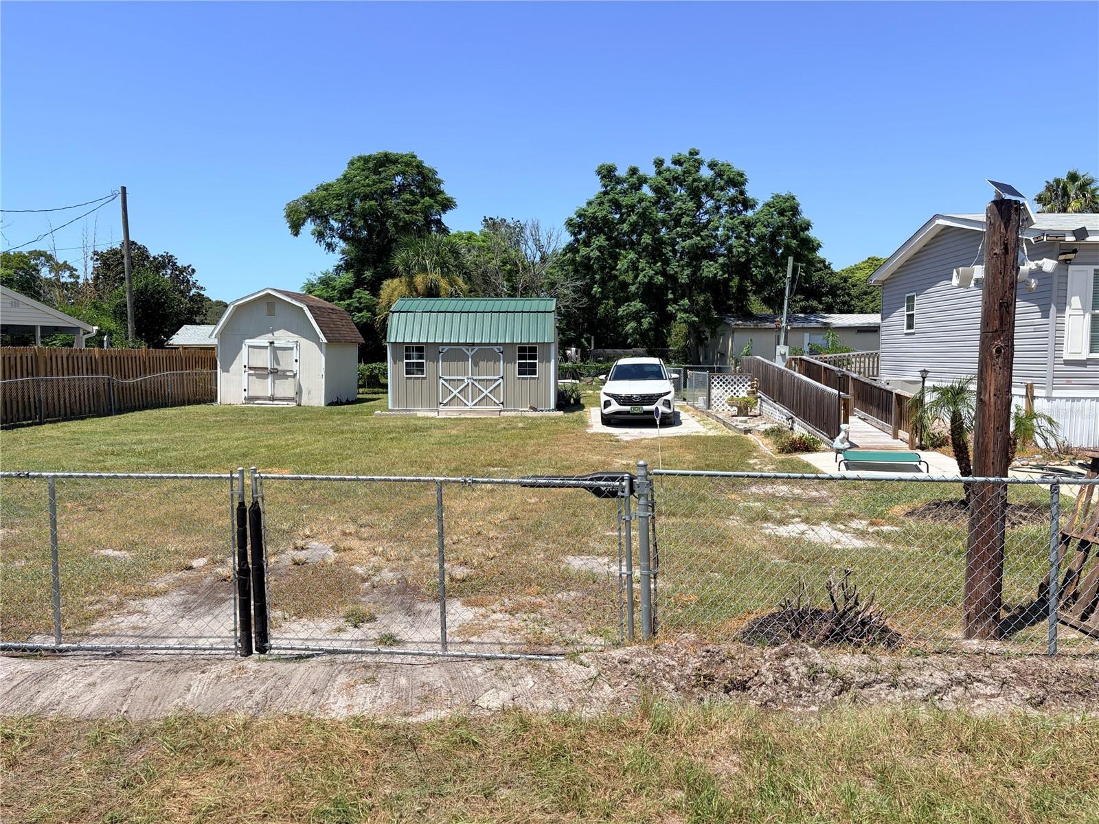 9811 Bud St Property Photo 2