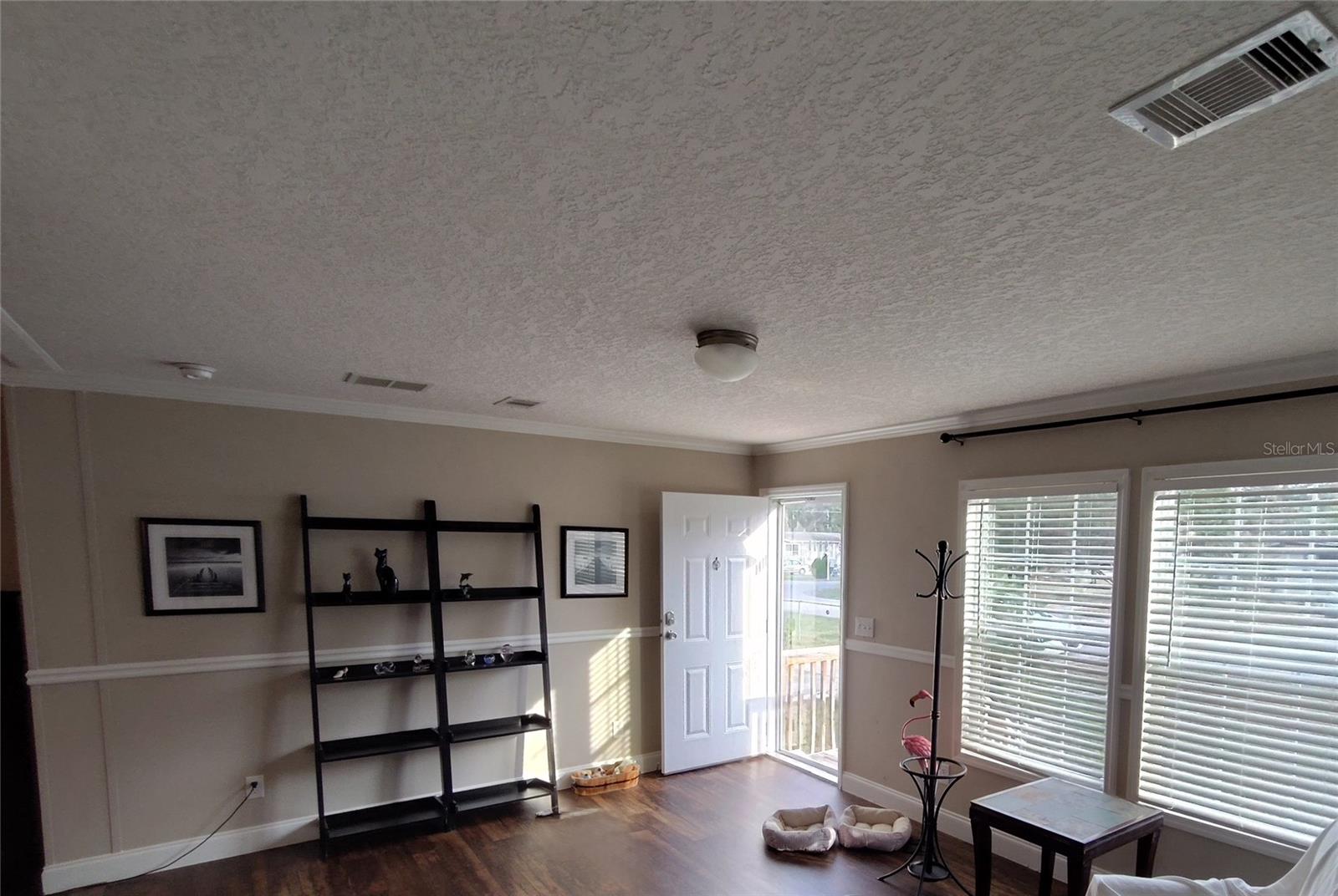 9811 Bud St Property Photo 19