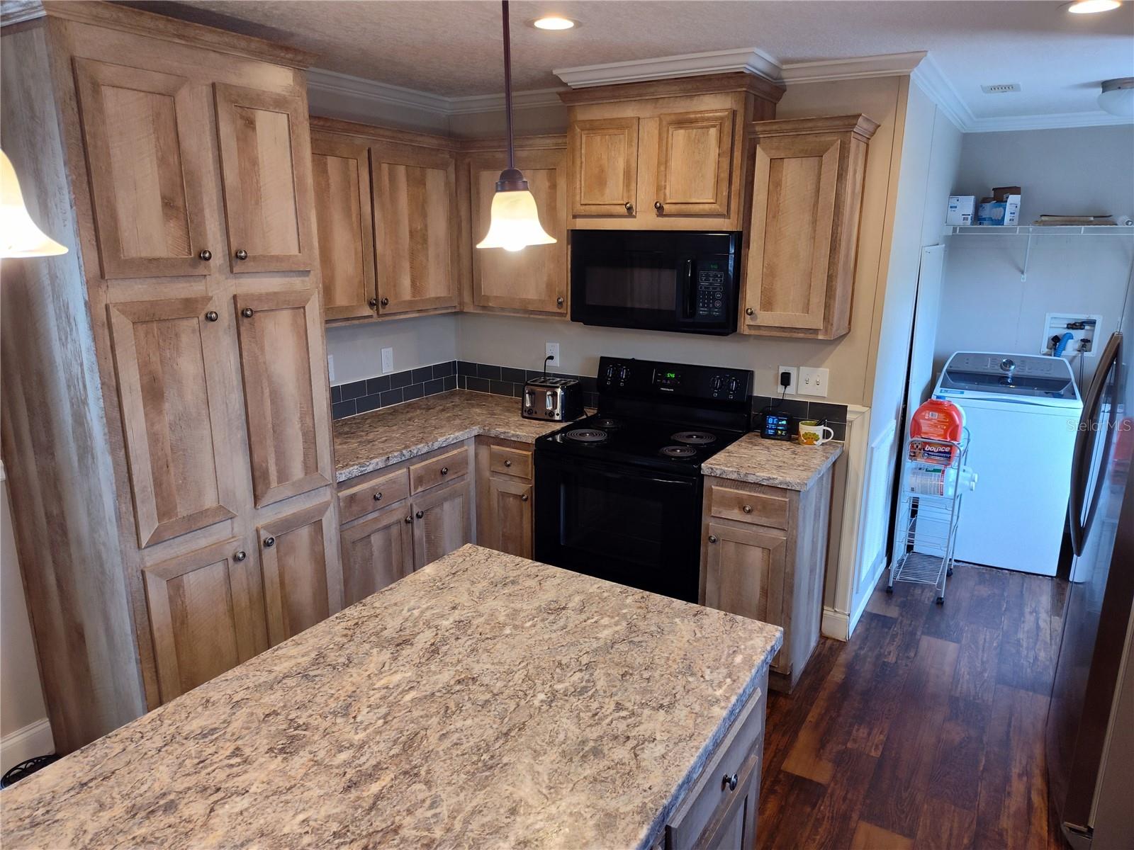 9811 Bud St Property Photo 22